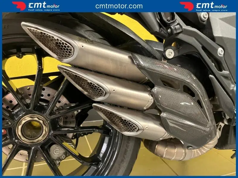 MV Agusta Turismo Veloce 800 Rosso (2021 - 23) (9)