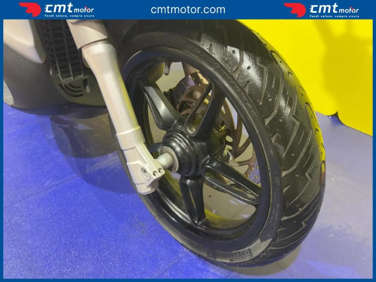 Piaggio Beverly 350 SportTouring ie ABS (2011 - 17) (8)