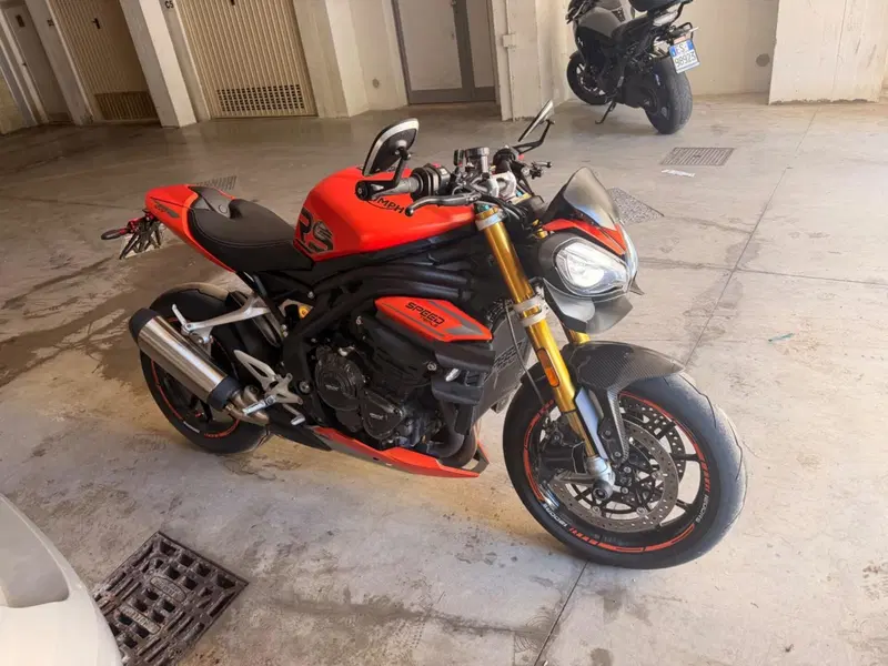 Triumph Speed Triple 1200 RS (2021 - 24) (2)