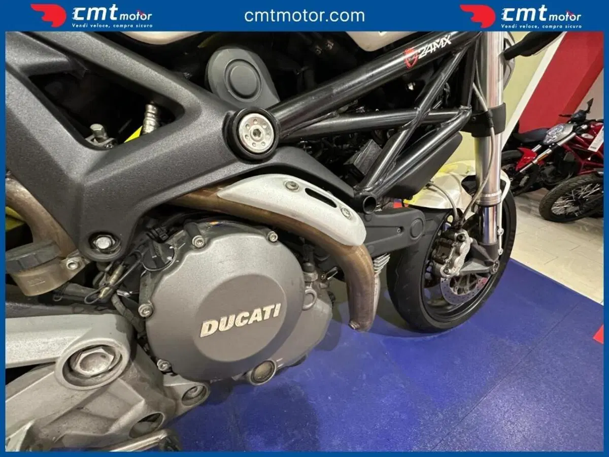 Ducati Monster 696 Plus (2007 - 14) (9)