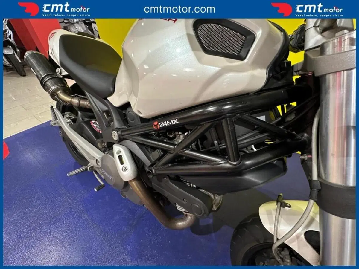Ducati Monster 696 Plus (2007 - 14) (11)