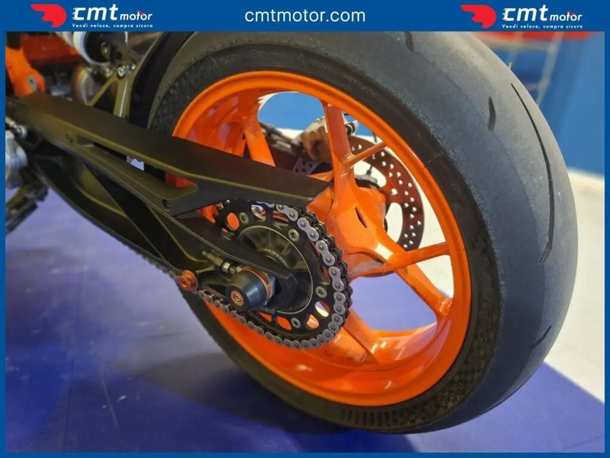 KTM 890 Duke R (2021) (9)