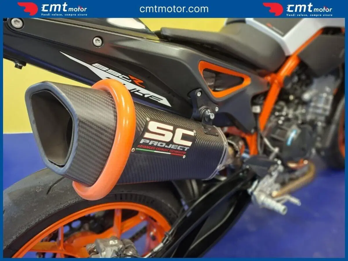 KTM 890 Duke R (2021) (12)
