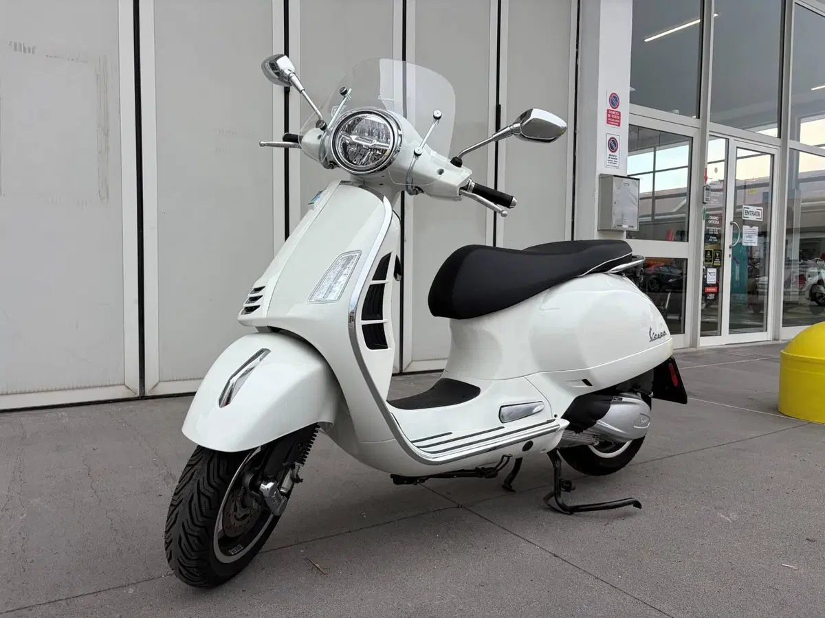 Vespa GTS 300 Super (2023 - 24) (3)