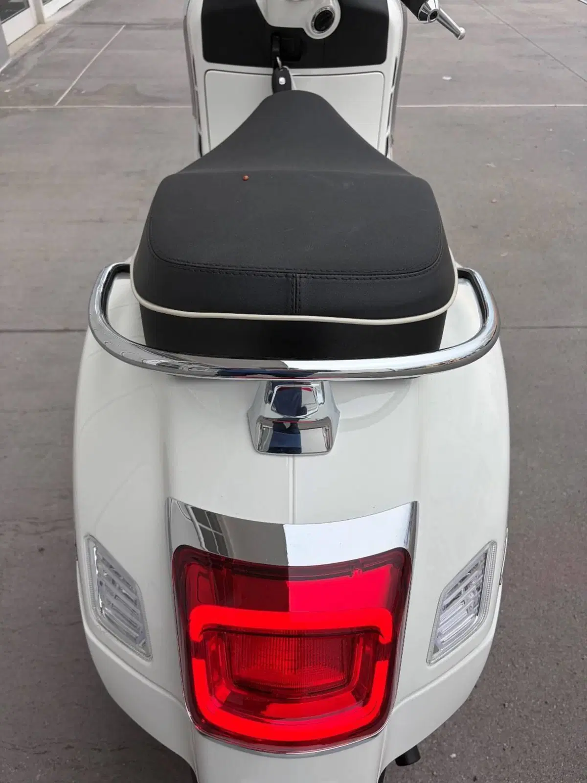 Vespa GTS 300 Super (2023 - 24) (4)