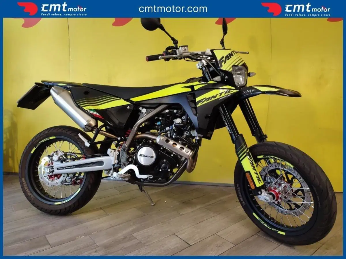 Fantic Motor XMF 125 Motard Performance 4T (2023 - 24) (6)