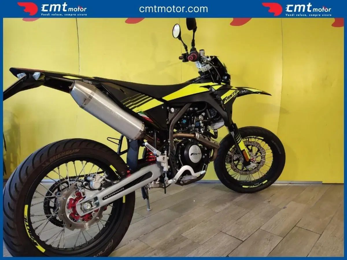 Fantic Motor XMF 125 Motard Performance 4T (2023 - 24) (8)