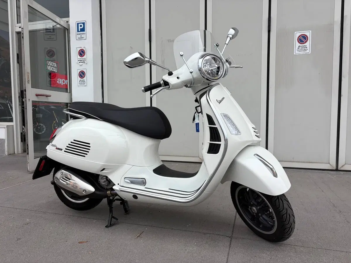 Vespa GTS 300 Super (2023 - 24)