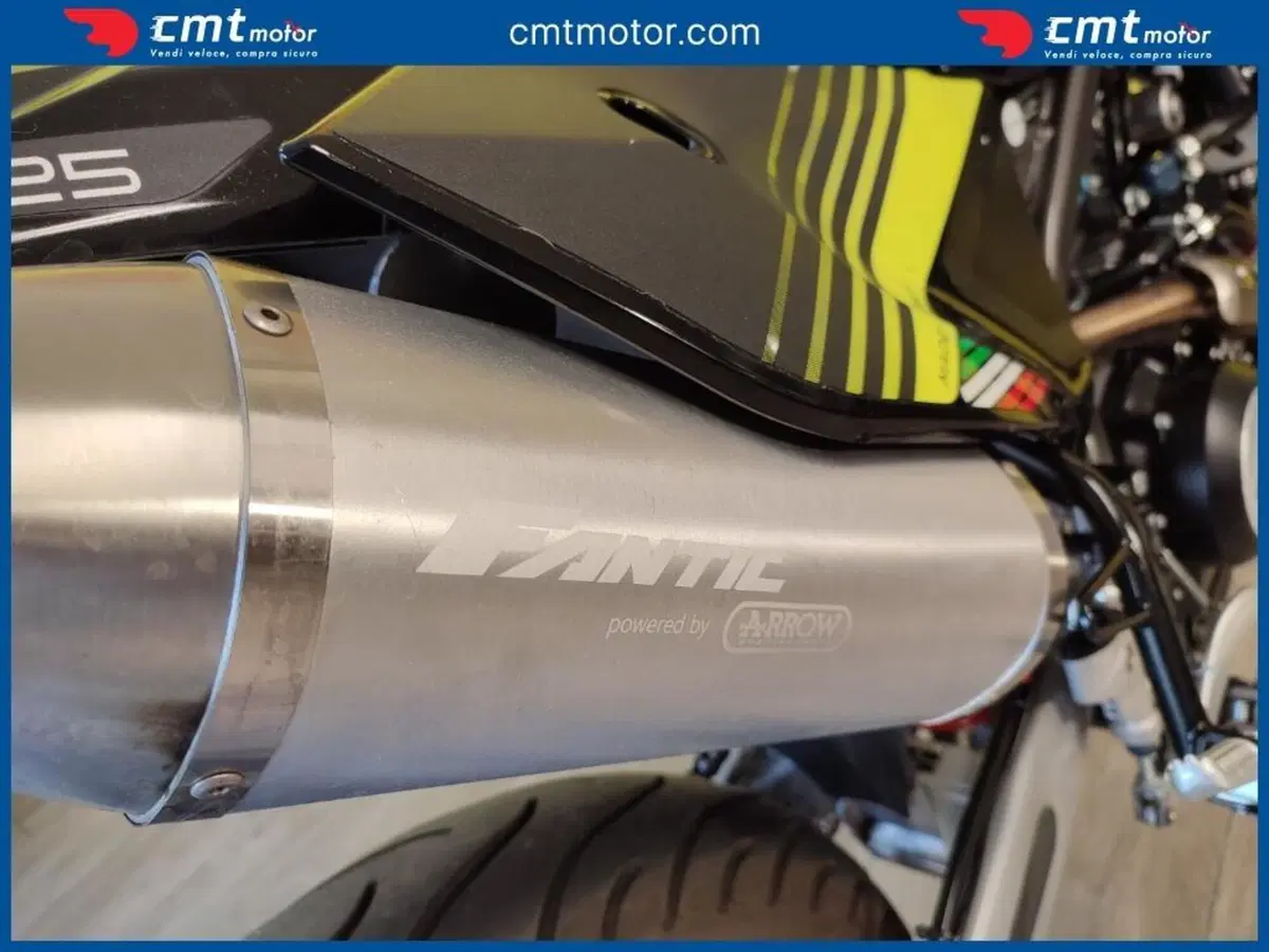 Fantic Motor XMF 125 Motard Performance 4T (2023 - 24) (9)