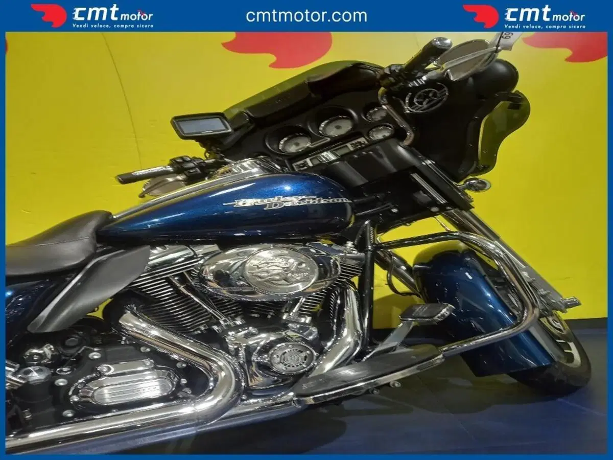 Harley-Davidson 1690 Street Glide (2011 - 13) - FLHX (6)