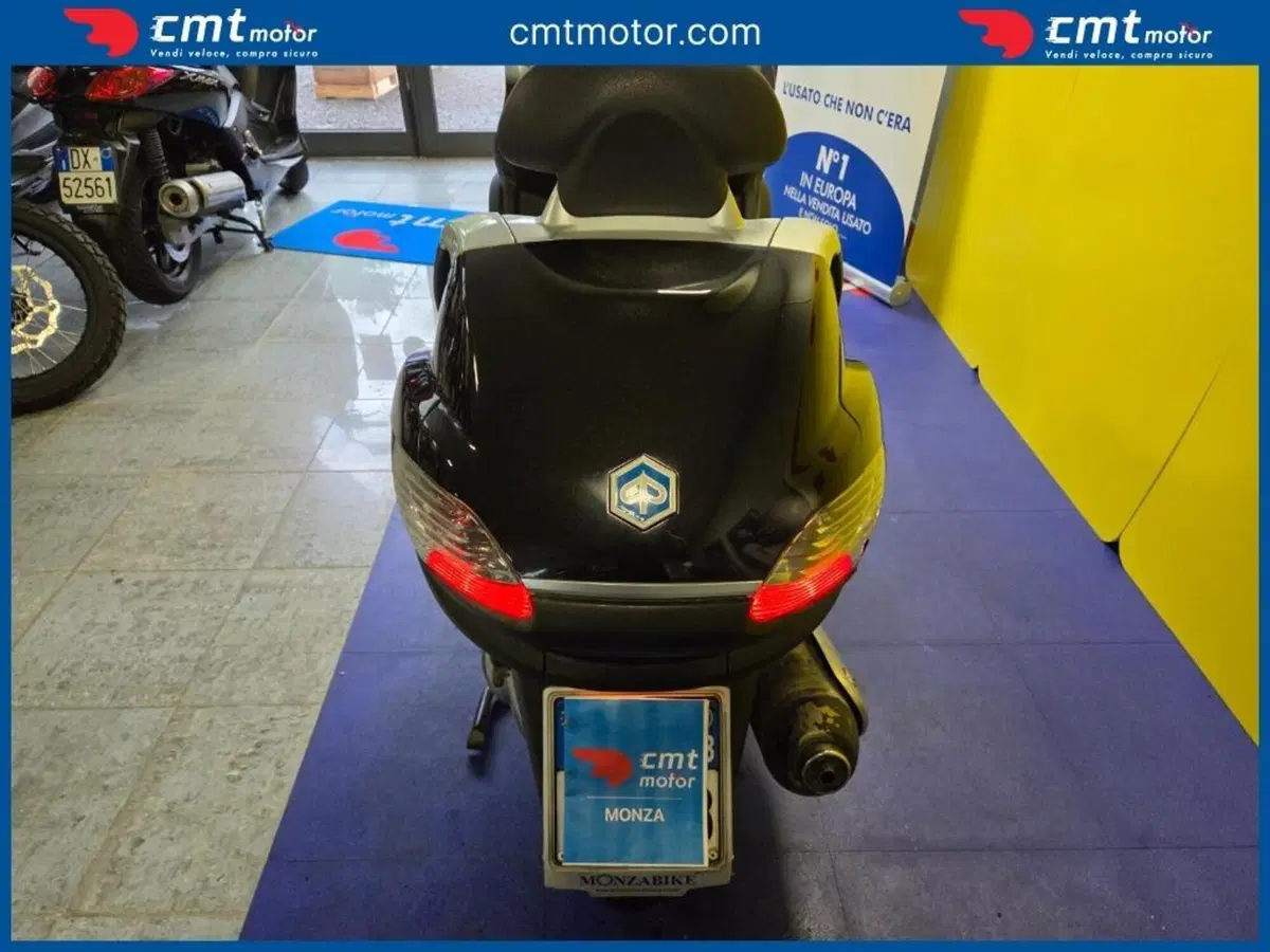 Piaggio MP3 250 i.e. (8)