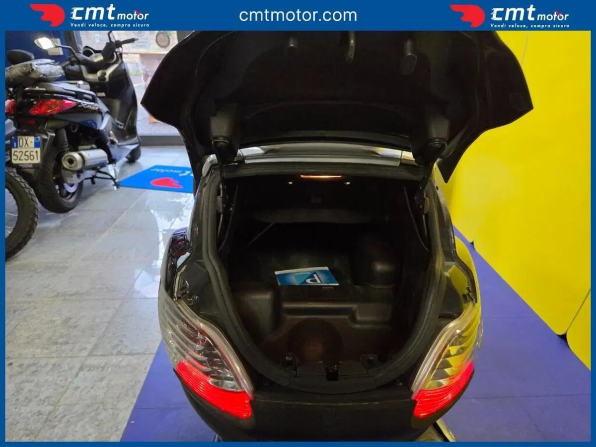 Piaggio MP3 250 i.e. (13)