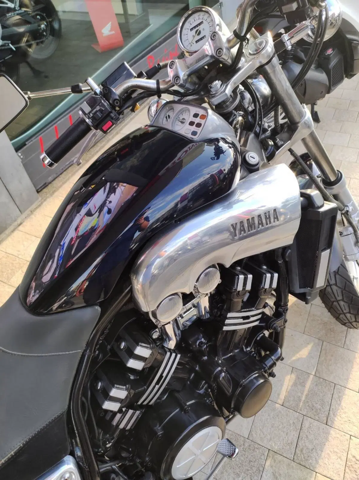 Yamaha V MAX 1200 (6)