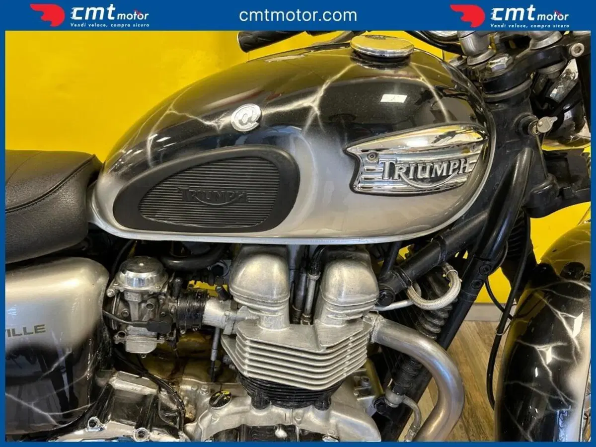 Triumph Bonneville 800 (2000 - 01) (7)