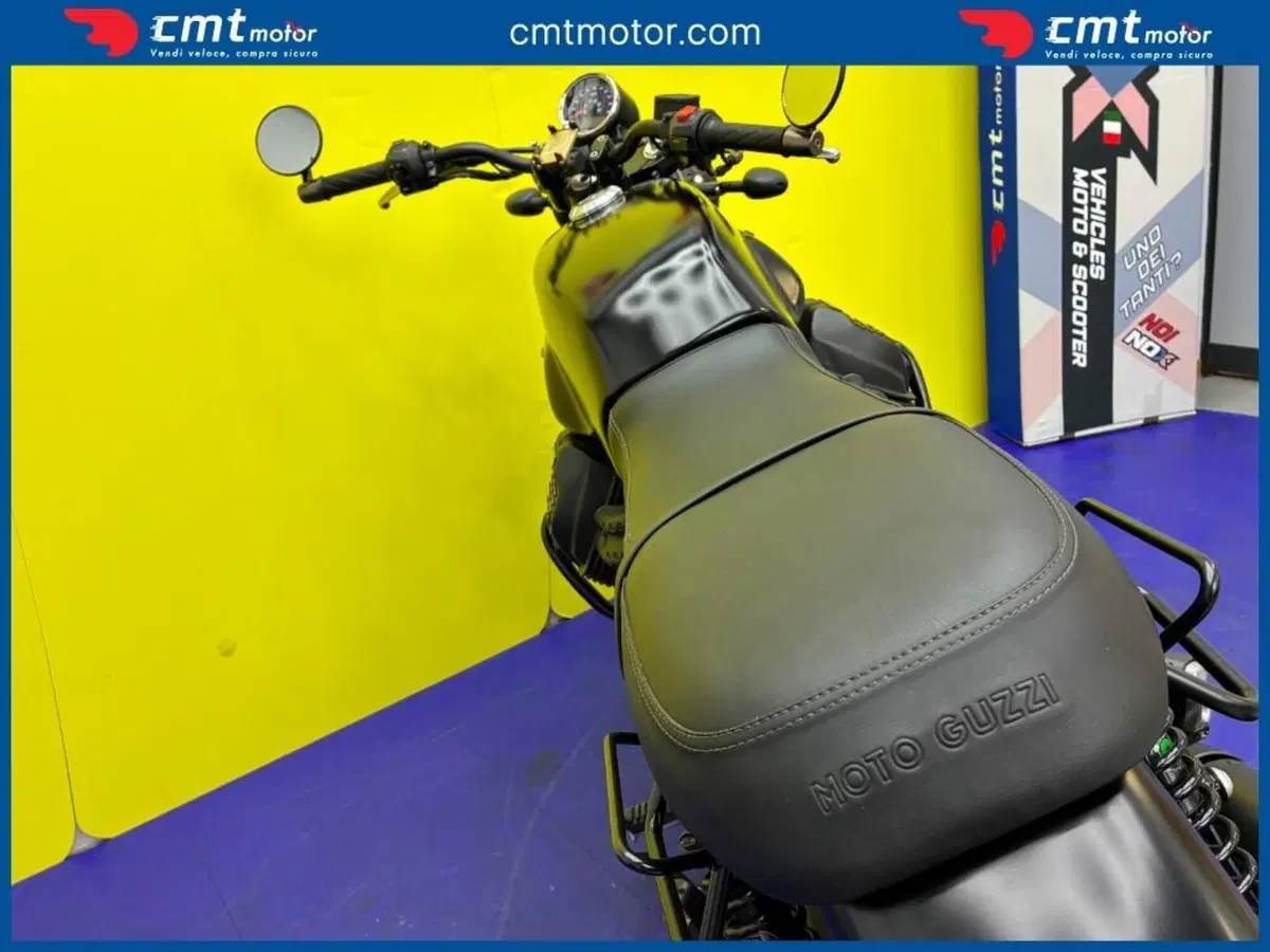 Moto Guzzi V7 III Stone Night Pack (2019 - 20) (9)