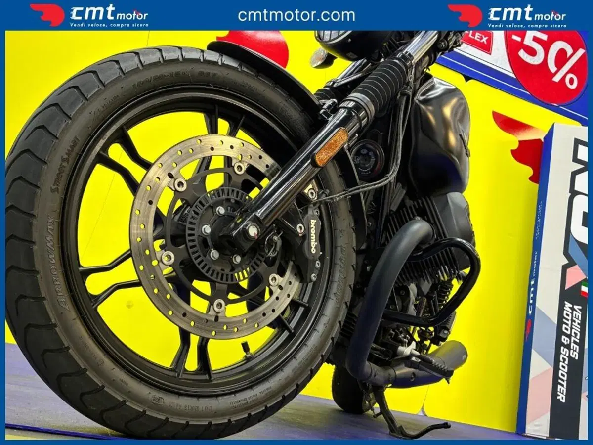 Moto Guzzi V7 III Stone Night Pack (2019 - 20) (13)