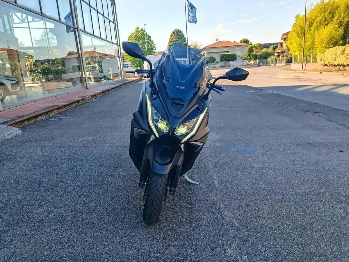 Kymco AK 550 ETS (2021 - 26) (2)