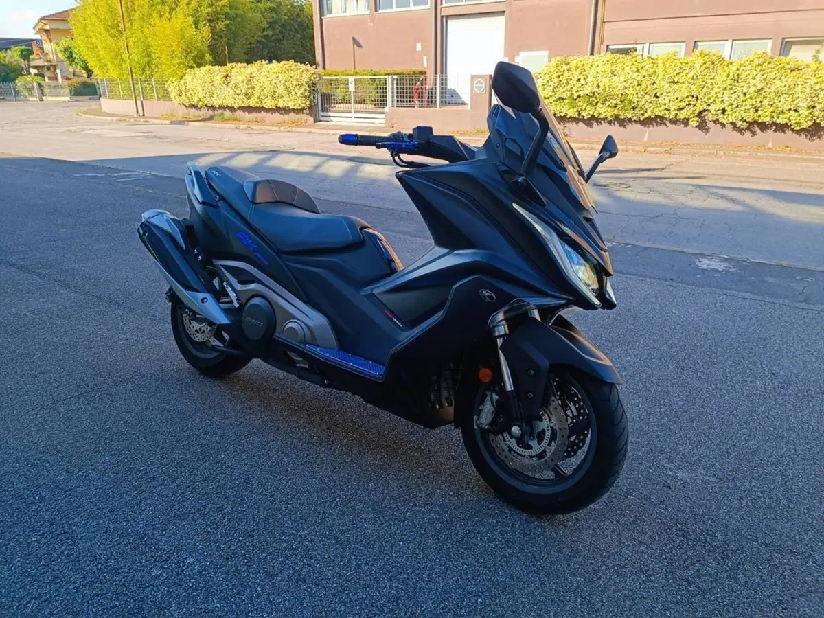 Kymco AK 550 ETS (2021 - 26) (4)