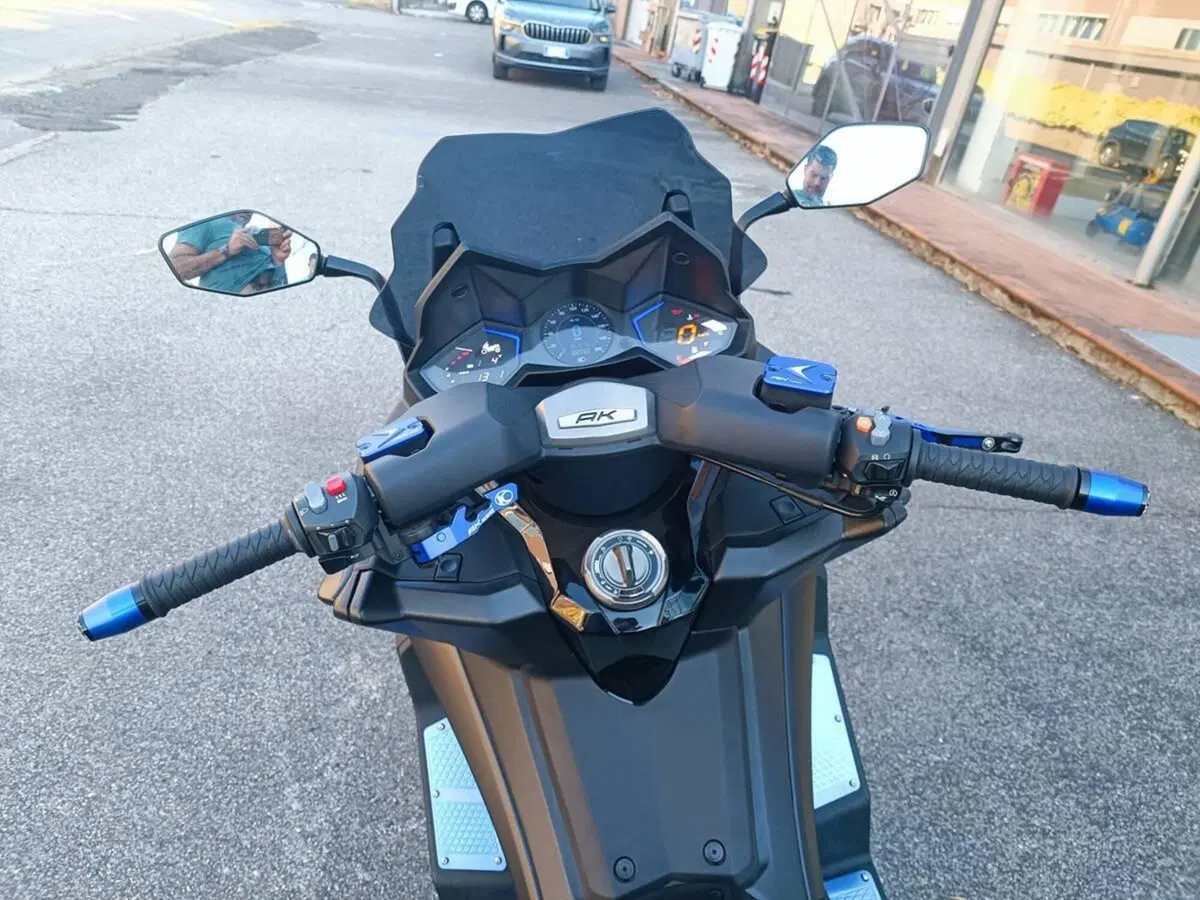 Kymco AK 550 ETS (2021 - 26) (12)