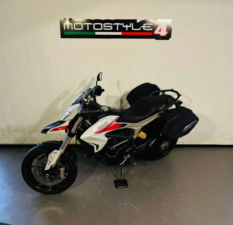 Ducati Hyperstrada 821 (2013 - 15) (2)