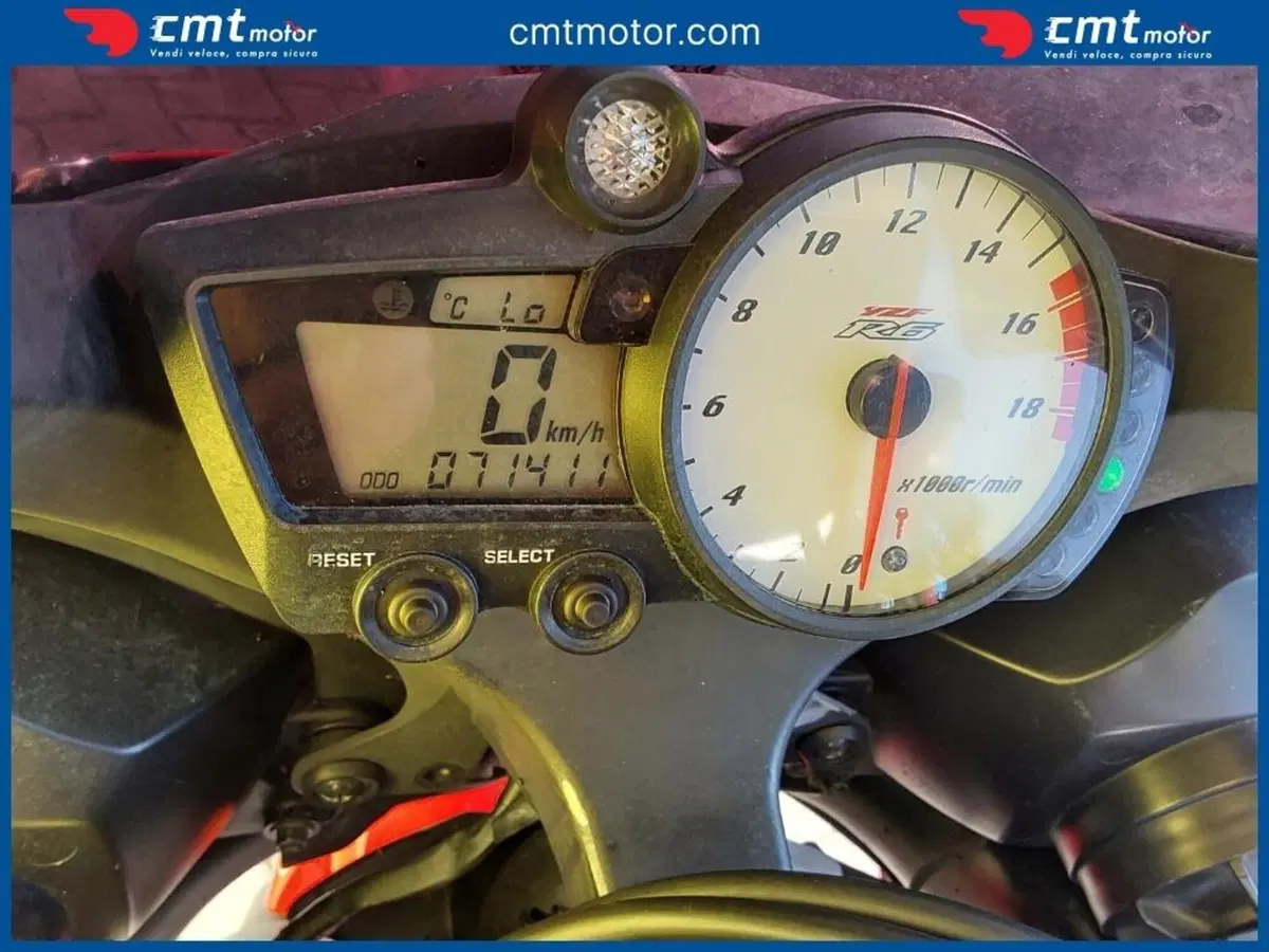 Yamaha YZF R6 (2003 - 04) (8)