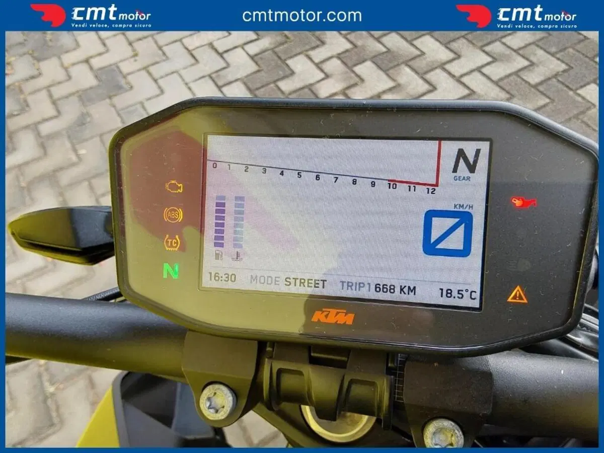 KTM 1290 Super Duke R (2019) (8)