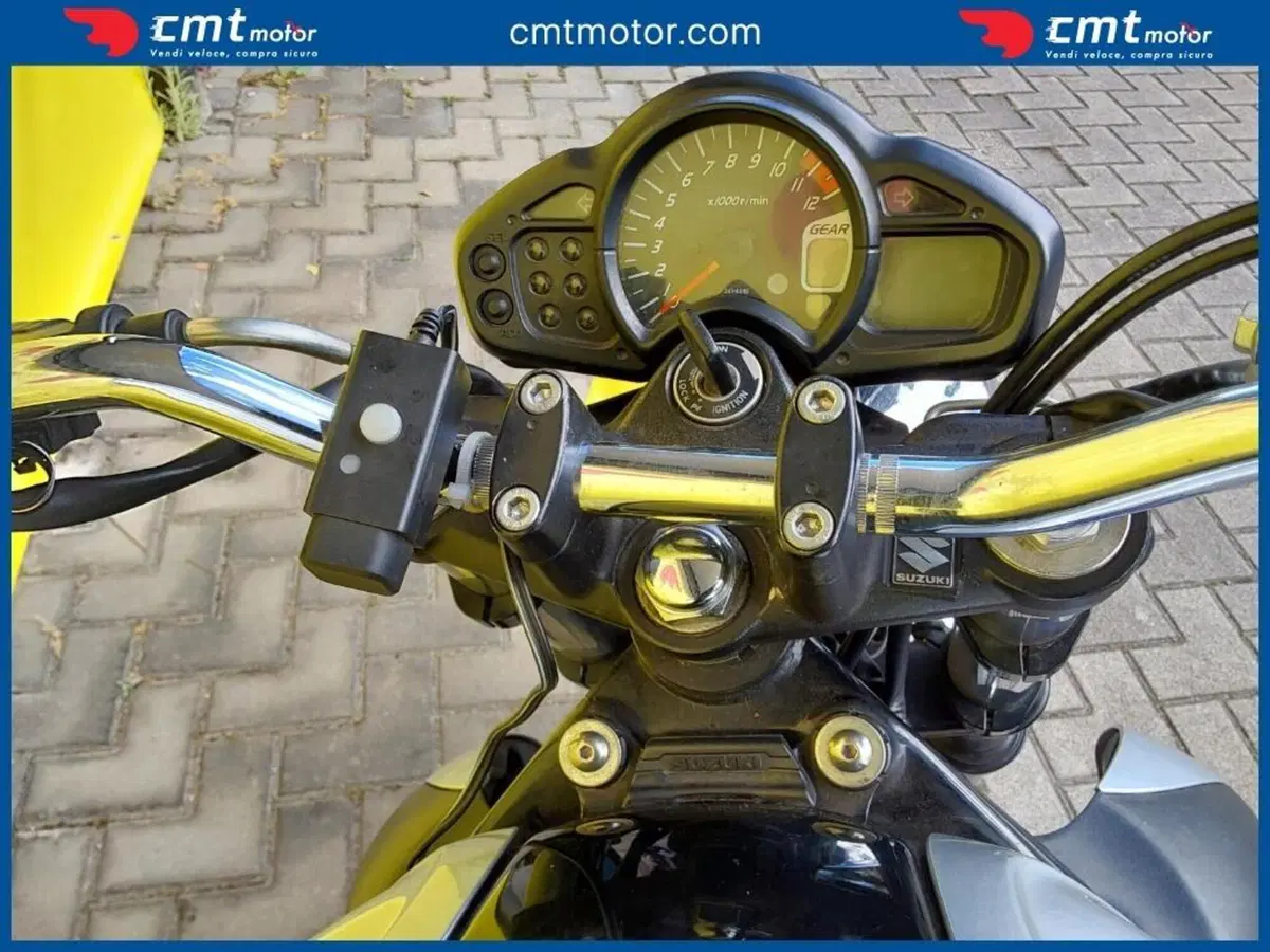 Suzuki Gladius 650 SFV (2009 - 15) (8)