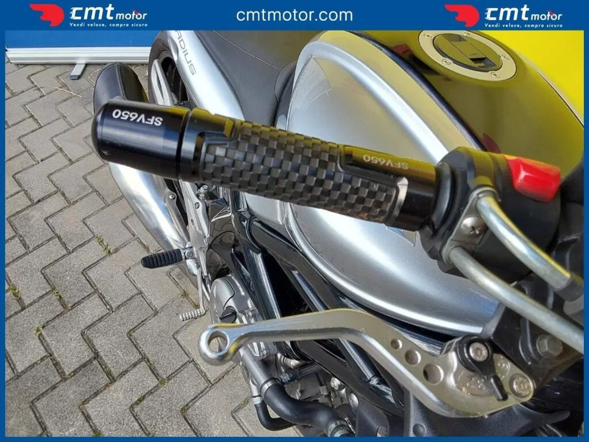 Suzuki Gladius 650 SFV (2009 - 15) (10)