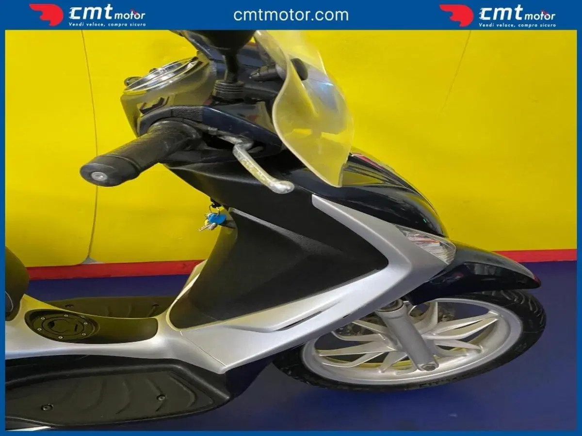 Piaggio Medley 150 ABS (2016 - 19) (6)