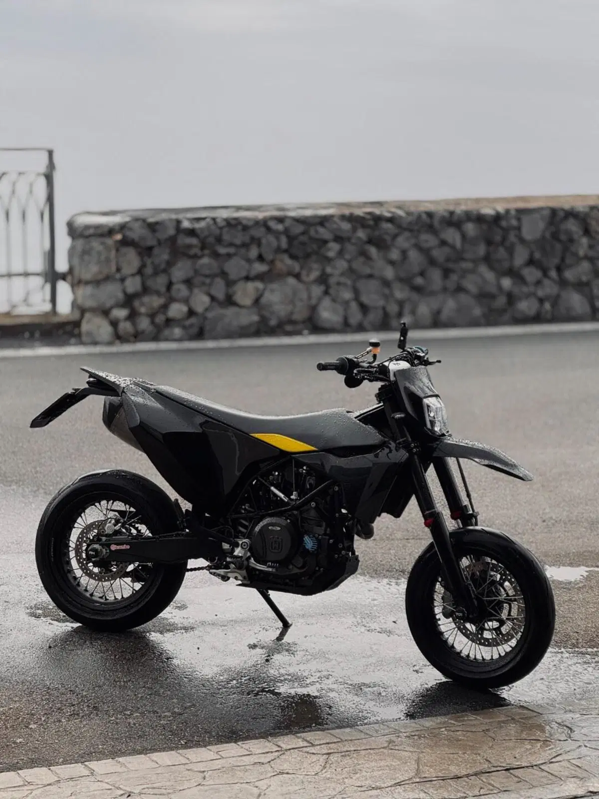 Husqvarna 701 Supermoto (2021) (3)