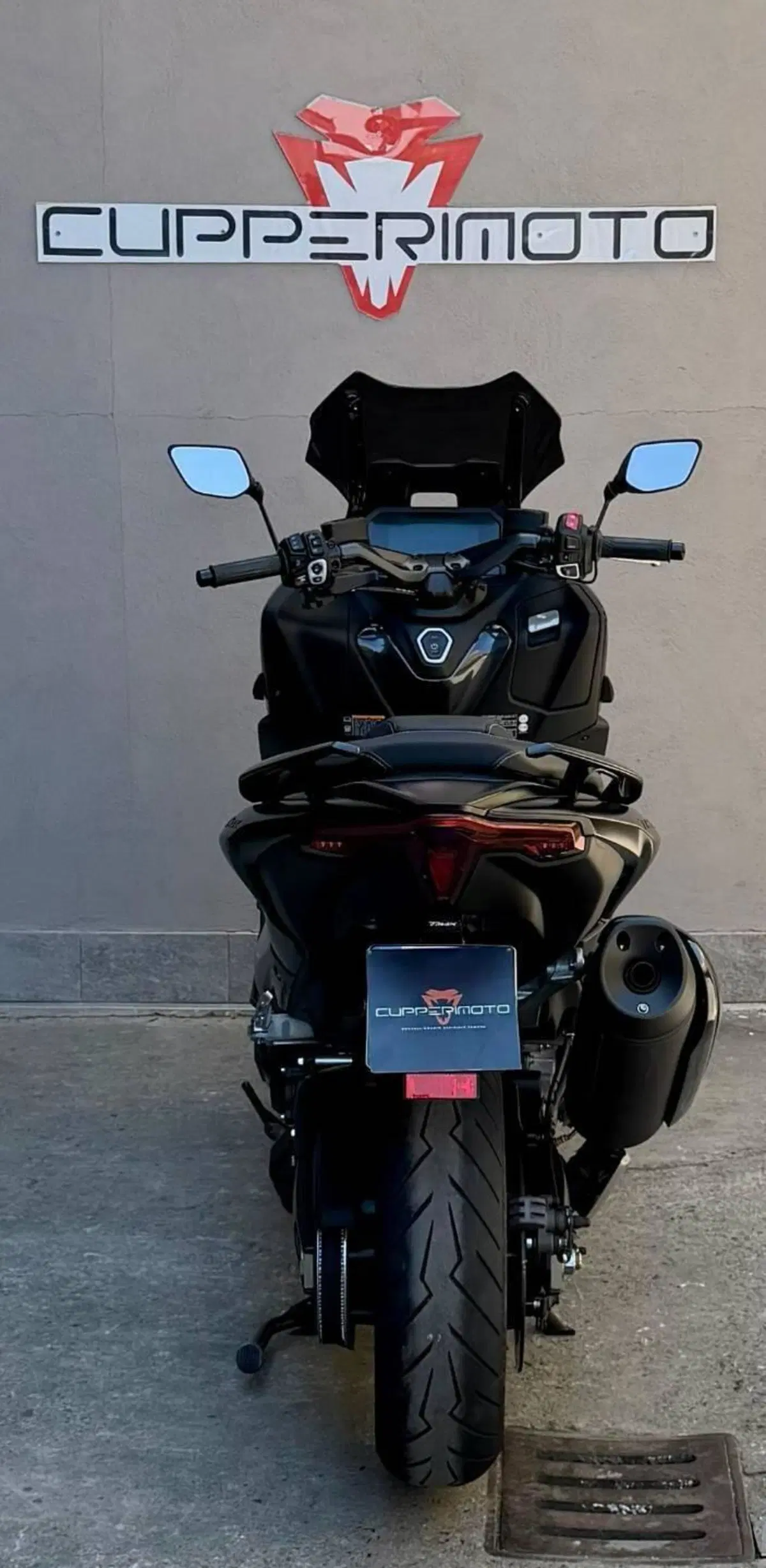 Yamaha T-Max 560 Tech Max (2022 - 24) (2)