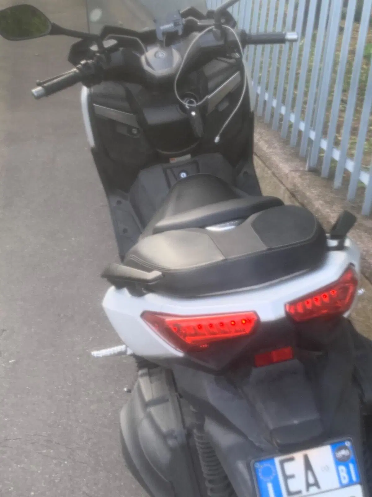Yamaha X-Max 400 (2013 - 16) (11)