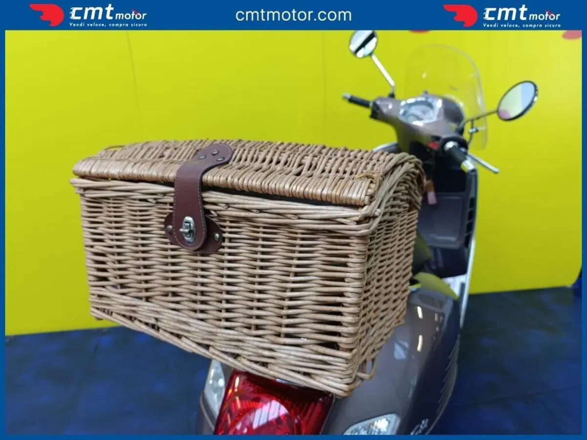 Vespa GTS 300 Touring ABS (2017 - 19) (6)