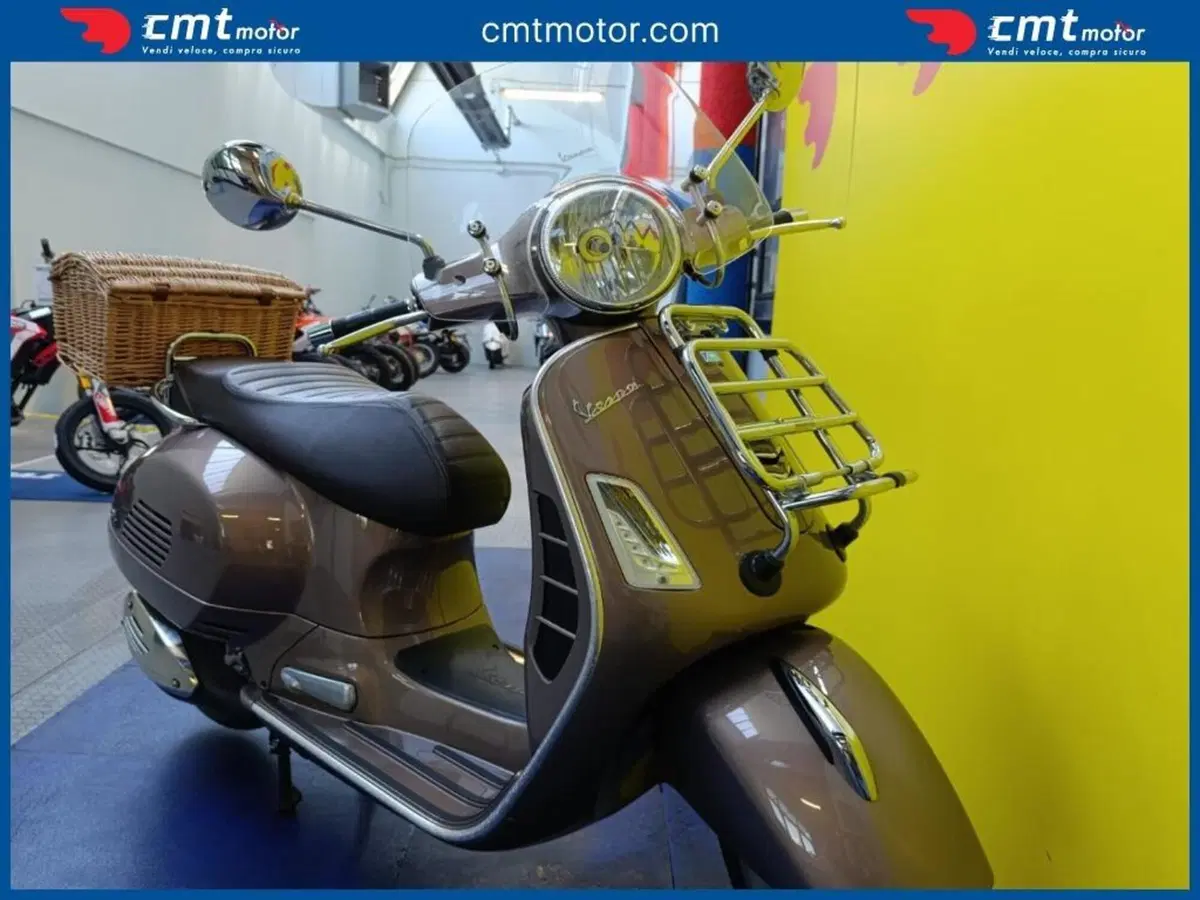 Vespa GTS 300 Touring ABS (2017 - 19) (9)