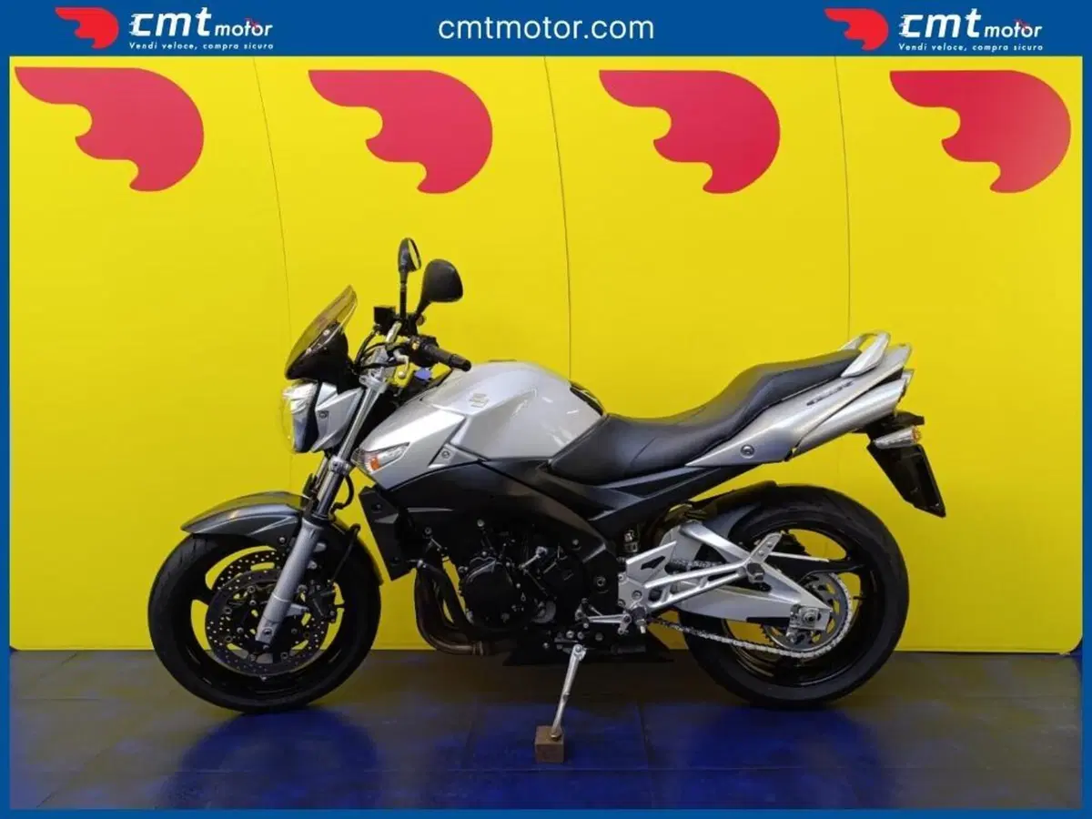 Suzuki GSR 600 (2006 - 11) (3)