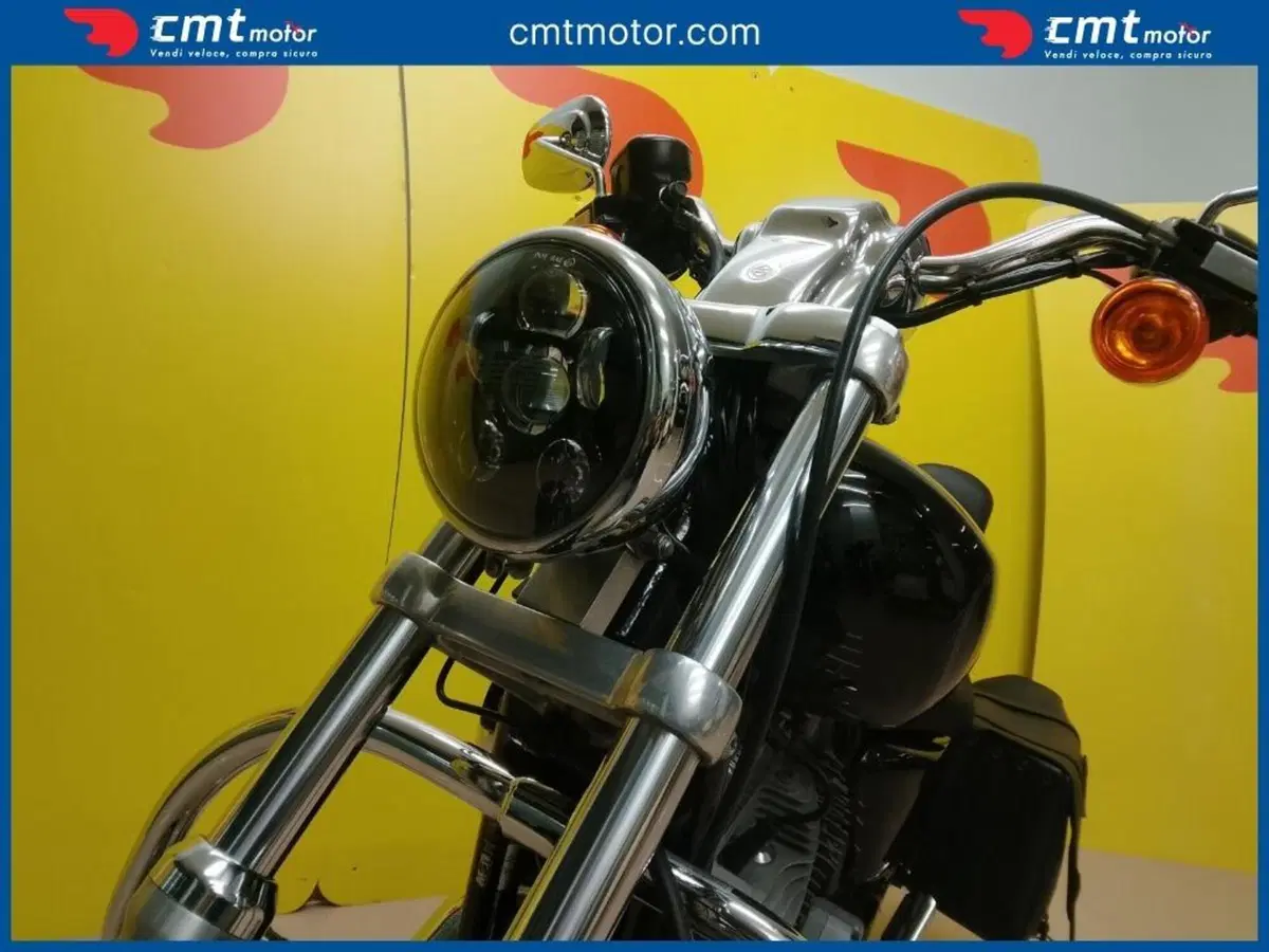 Harley-Davidson 883 Custom (2008 - 12) - XL 883C (6)