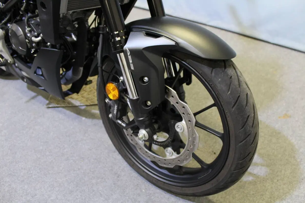 Honda CB 125 R (2024 - 26) (7)