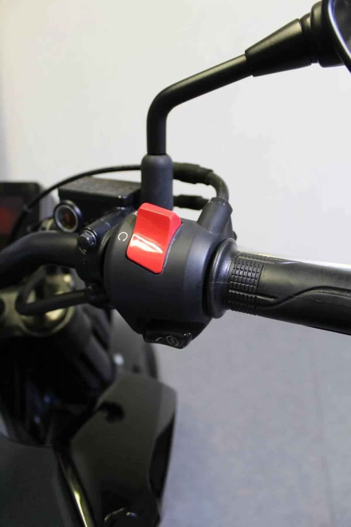 Honda CB 125 R (2024 - 26) (11)