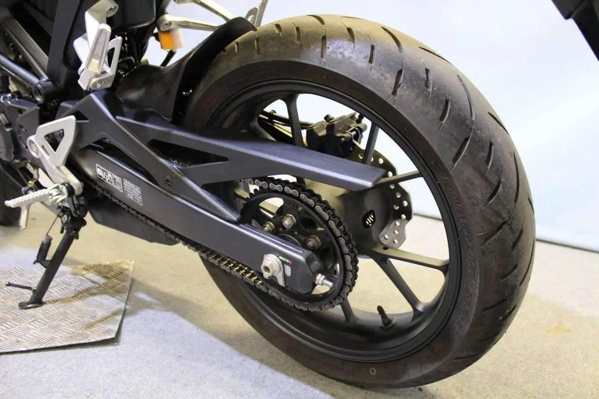 Honda CB 125 R (2024 - 26) (15)