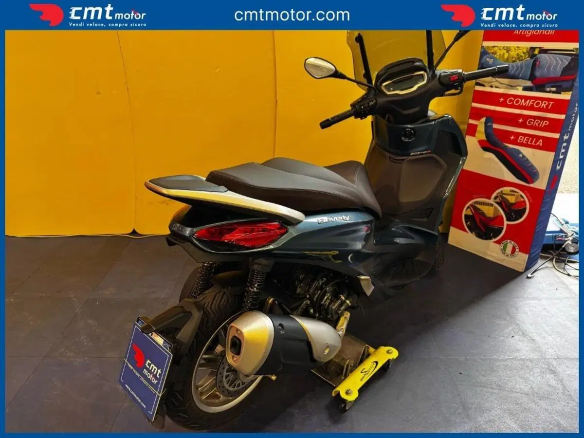 Piaggio Beverly 300 Hpe (2021) (7)