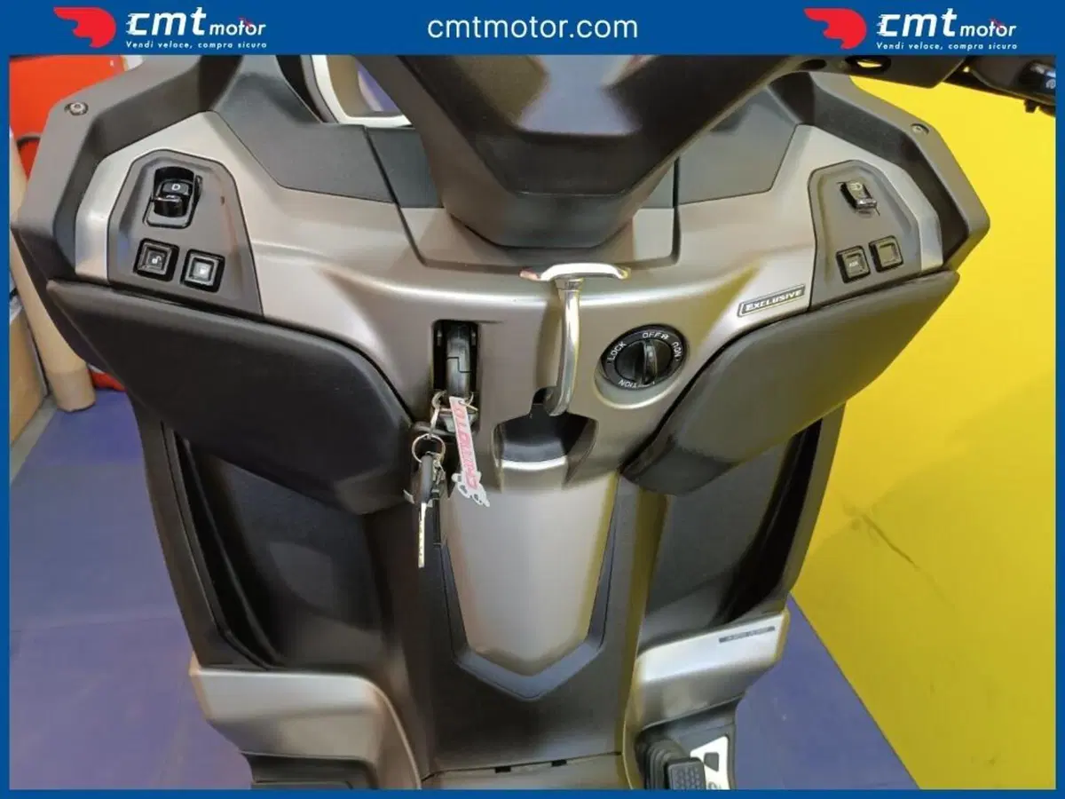 Piaggio MP3 530 ABS Hpe (2023 - 24) (8)