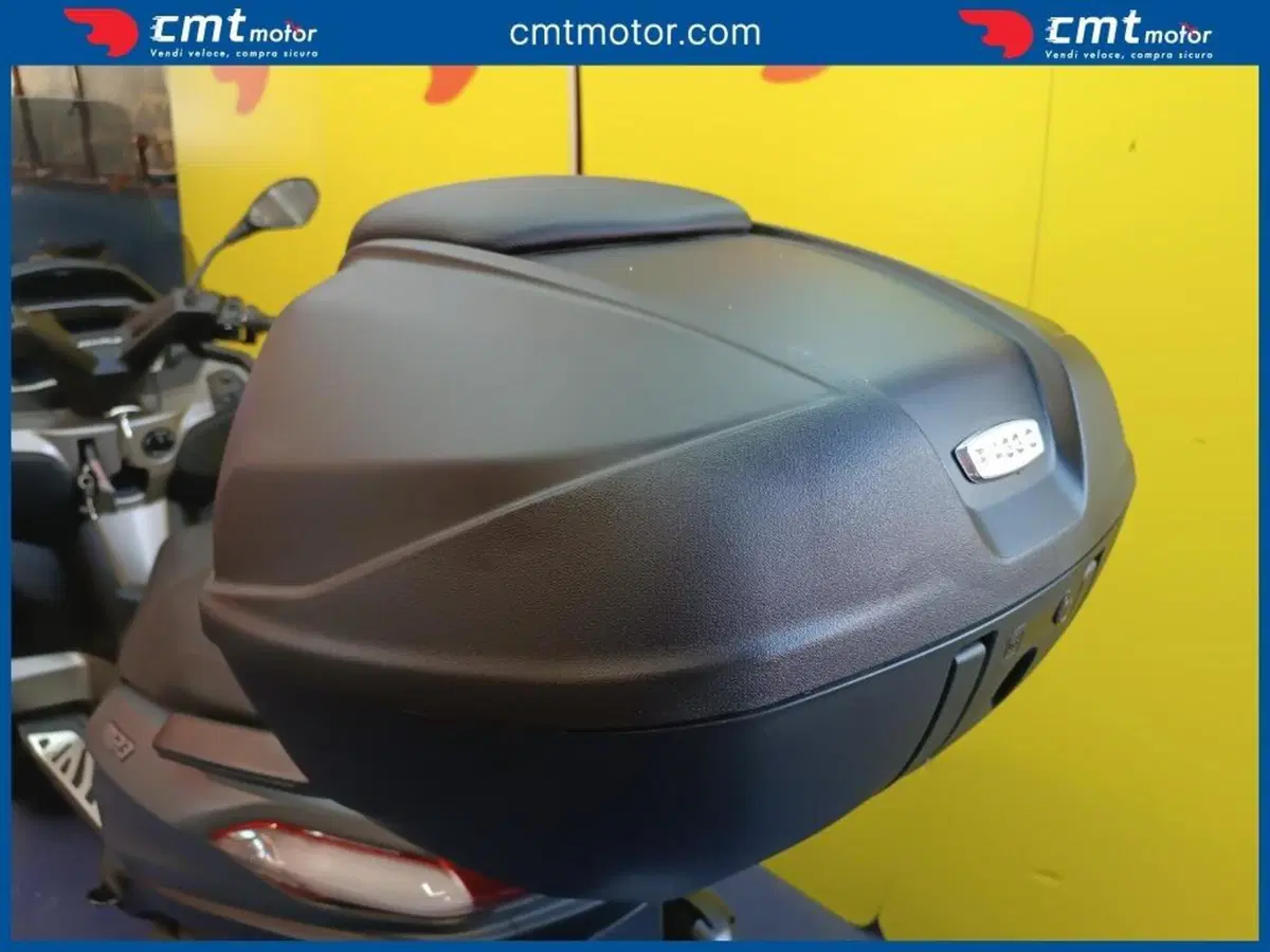 Piaggio MP3 530 ABS Hpe (2023 - 24) (9)