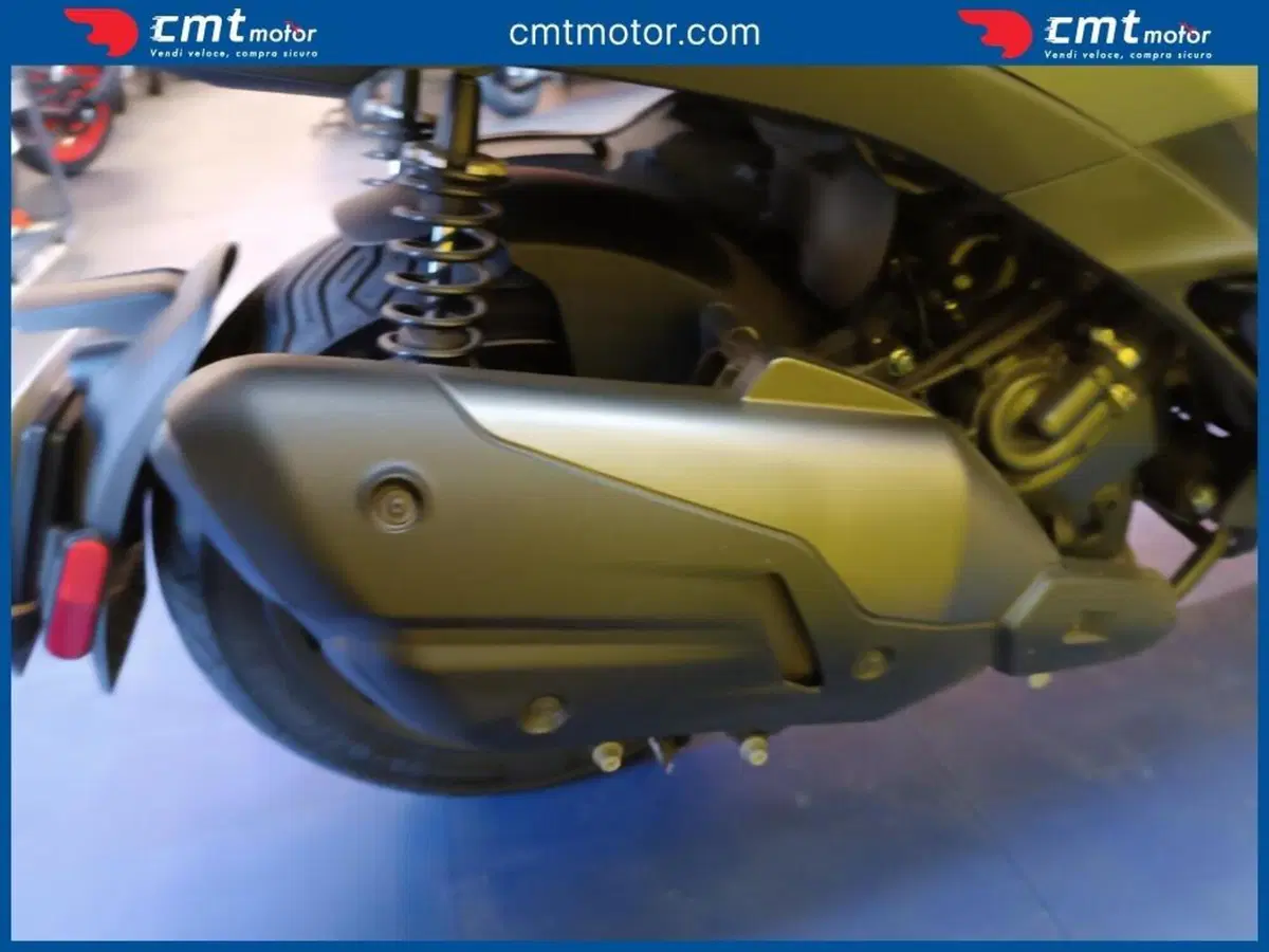 Piaggio MP3 530 ABS Hpe (2023 - 24) (14)
