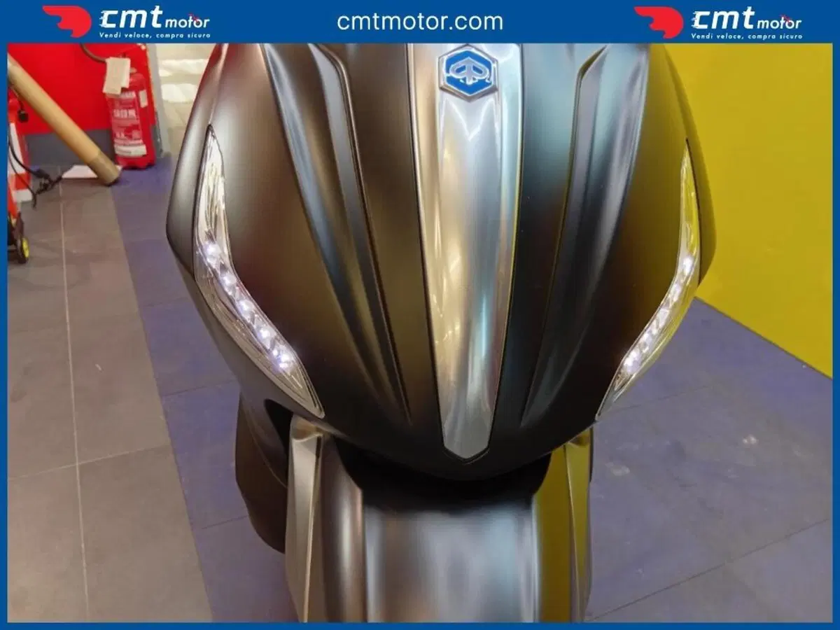 Piaggio Beverly 350 SportTouring ie ABS (2011 - 17) (8)