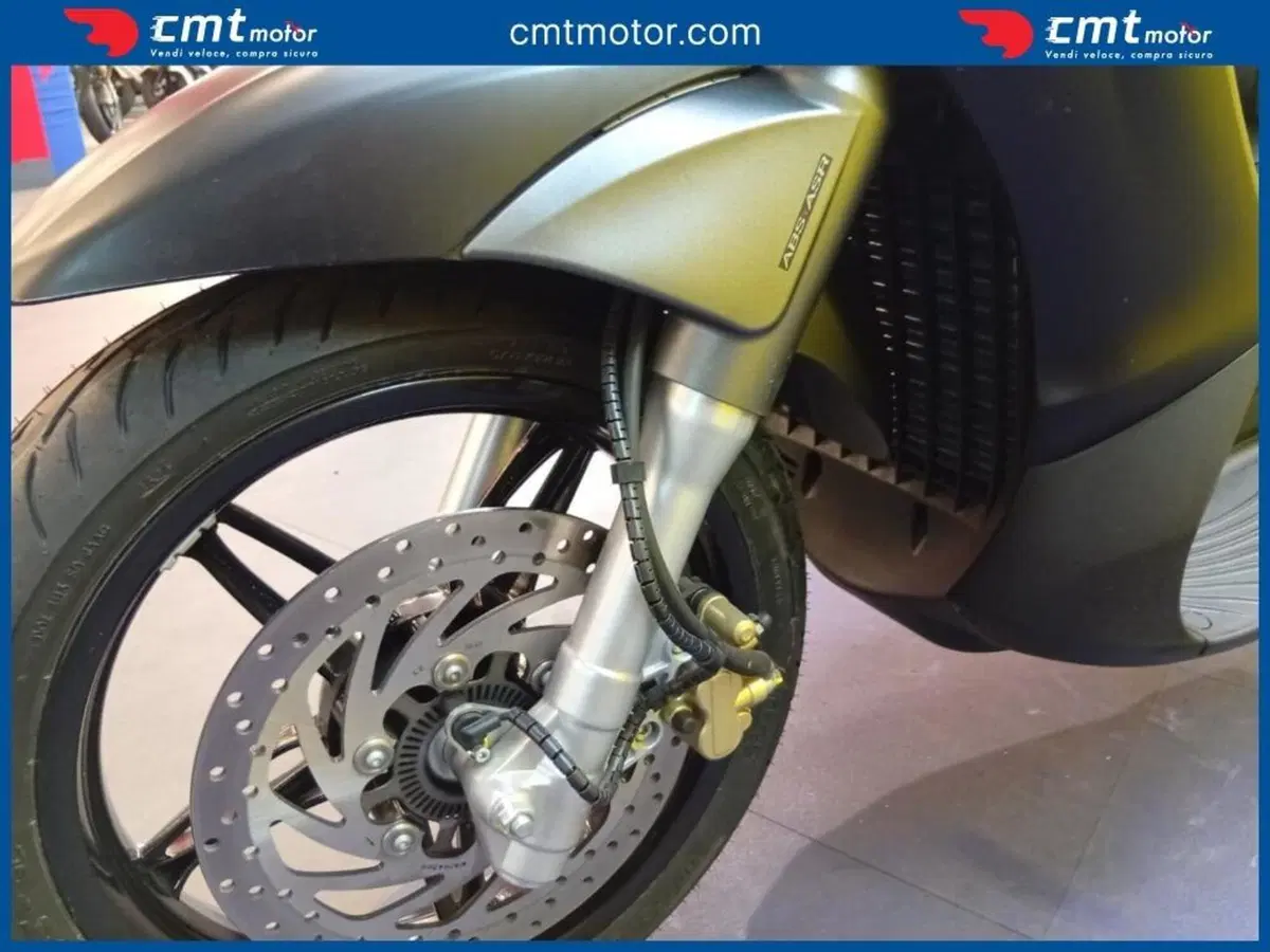 Piaggio Beverly 350 SportTouring ie ABS (2011 - 17) (13)