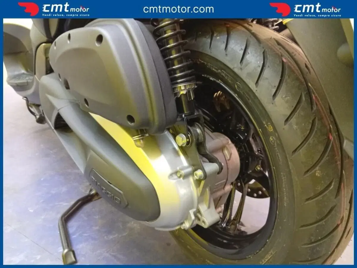 Piaggio Beverly 350 SportTouring ie ABS (2011 - 17) (14)