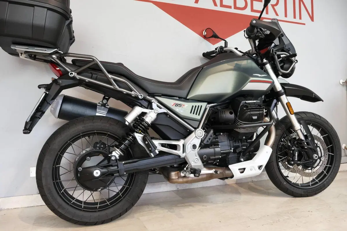 Moto Guzzi V85 TT (2021 - 23) (6)