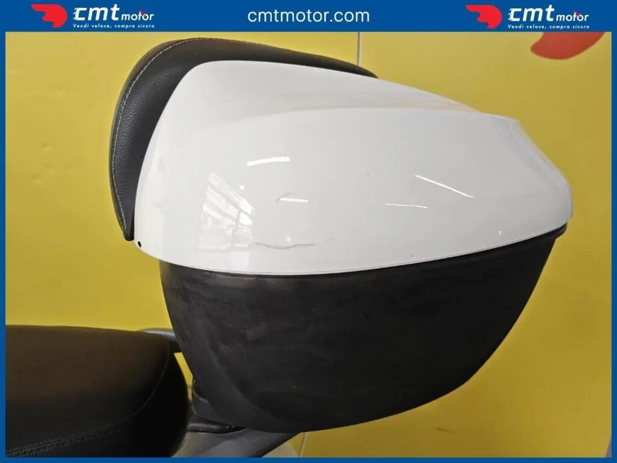 Piaggio Beverly 350 SportTouring ie ABS (2011 - 17) (10)