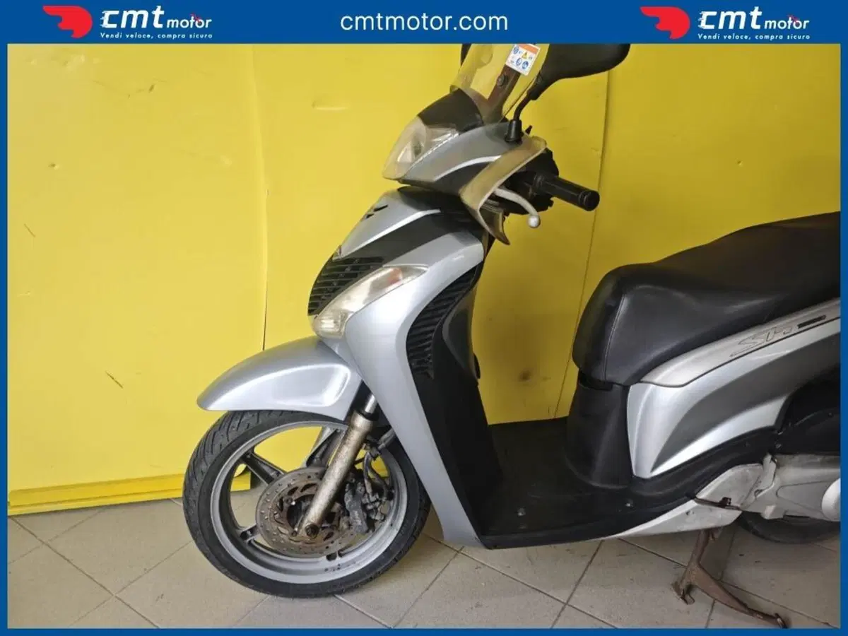 Honda SH 150i (2009 - 12) (6)