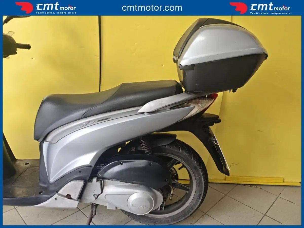 Honda SH 150i (2009 - 12) (7)